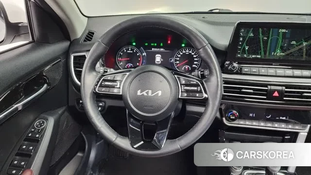 Kia Seltos 2022 Белый из Кореи, фото 4