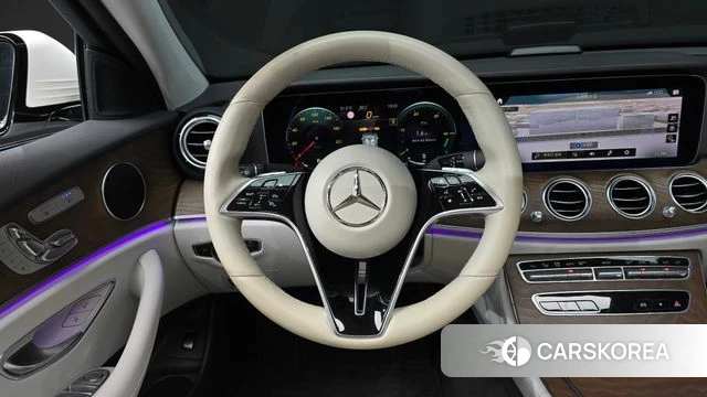Mercedes-Benz E-Class W213 2022 Белый из Кореи, фото 4