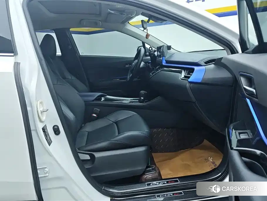Toyota C-HR 2024 Белый из Китая, фото 4