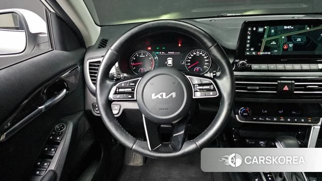 Kia Seltos 2022 Белый из Кореи, фото 4