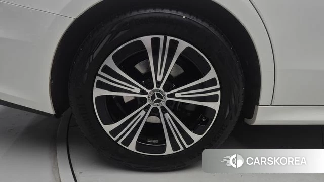 Mercedes-Benz E-Class W214 2024 Белый из Кореи, фото 4