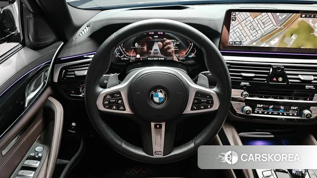 BMW 5 Series (G30) 2022 Серебристо-серый из Кореи, фото 4