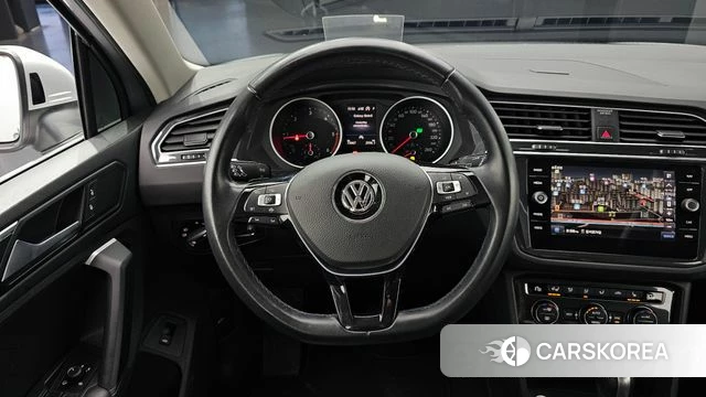 Volkswagen Tiguan second Generation 2020 Серебристо-серый из Кореи, фото 4