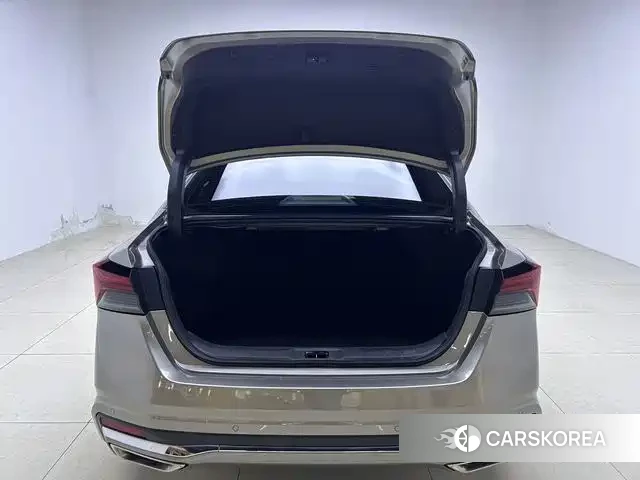 Nissan Altima 2024 Silver/gray из Китая, фото 4