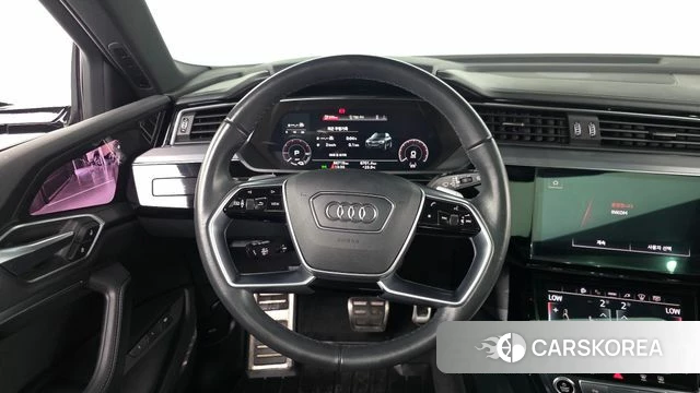 Audi e-Tron 2023 Черный из Кореи, фото 4