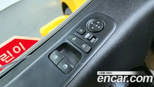 Hyundai Staria 2022 Желтый из Кореи, фото 4