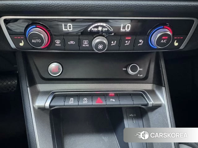Audi Q3 2022 Темно-серый из Китая, фото 4