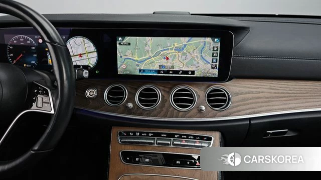 Mercedes-Benz E-Class W213 2022 Черный из Кореи, фото 4