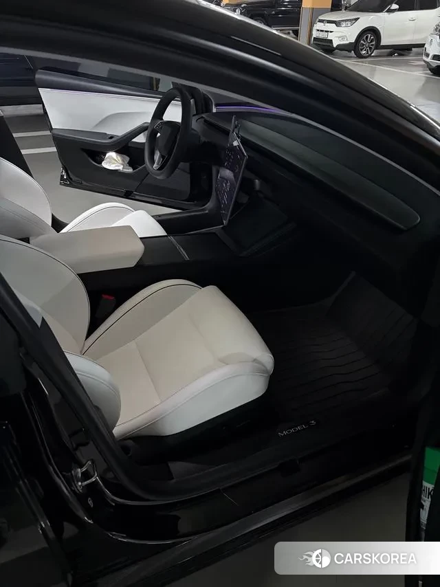 Tesla Model 3 2024 Черный из Кореи, фото 4