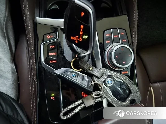 BMW 5 Series (G30) 2022 Черный из Кореи, фото 4