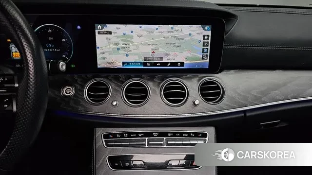 Mercedes-Benz E-Class W213 2023 Белый из Кореи, фото 4