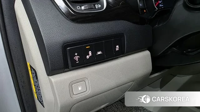 Kia The New Carnival 2018 Серебряный из Кореи, фото 4