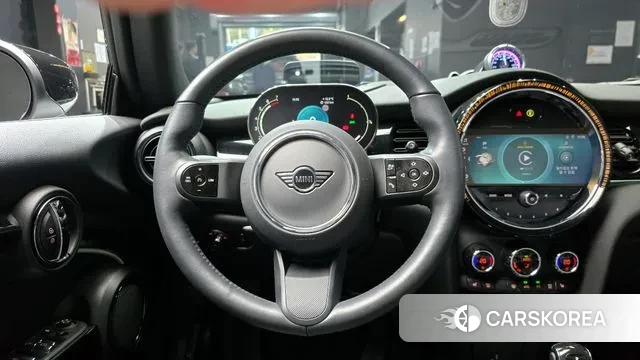 Mini Cooper Convertible 2024 Белый из Кореи, фото 4