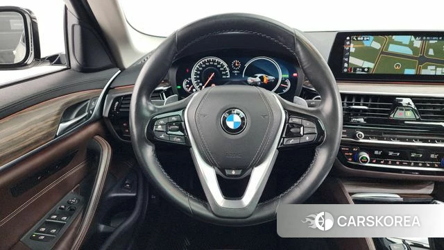 BMW 5 Series (G30) 2018 Белый из Кореи, фото 4