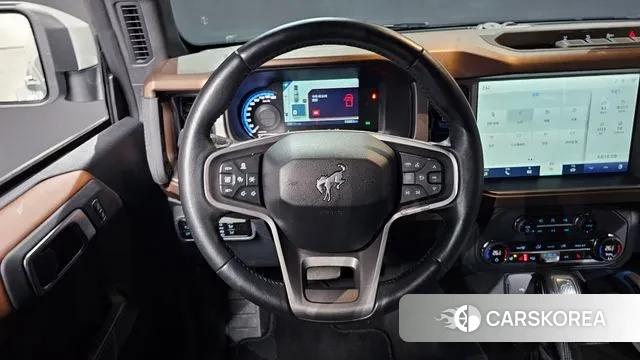 Ford Bronco 6th Generation 2023 Цвет галактики из Кореи, фото 4