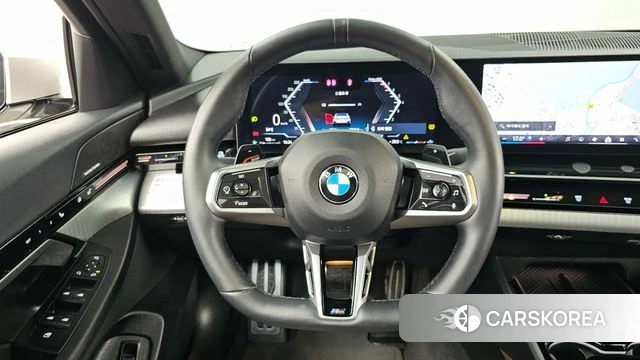 BMW 5 Series (G60) 2024 Белый из Кореи, фото 4