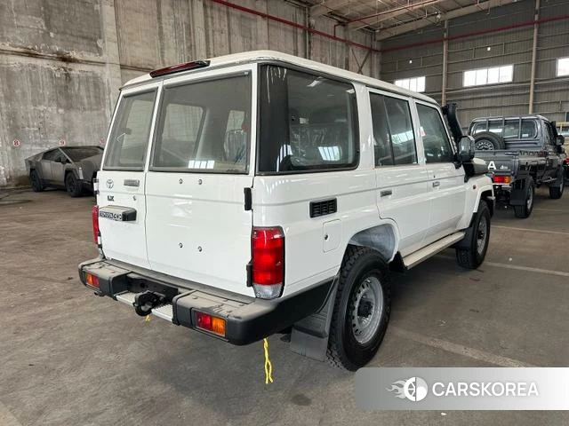 Toyota Land Cruiser 70 Series 2025 Белый из Китая, фото 4