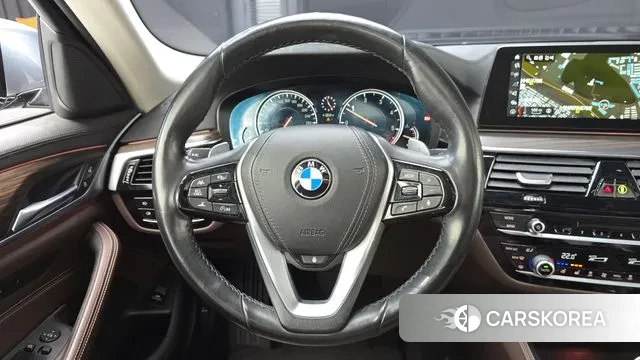 BMW 5 Series (G30) 2018 Небесно-голубой из Кореи, фото 4