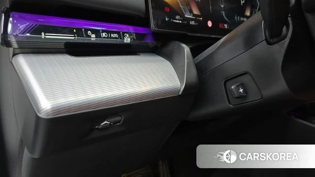 BMW 5 Series (G60) 2025 Белый из Кореи, фото 4