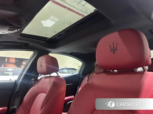 Maserati Ghibli 2023 Черный из Кореи, фото 4