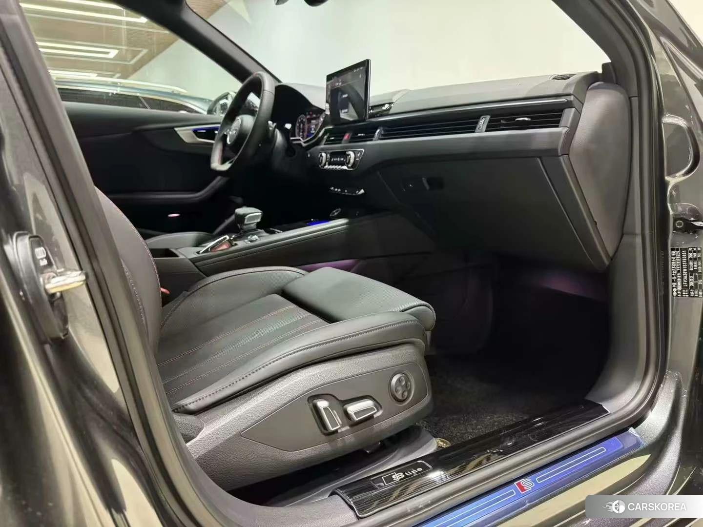 Audi A4L 2025 Темно-серый из Китая, фото 4
