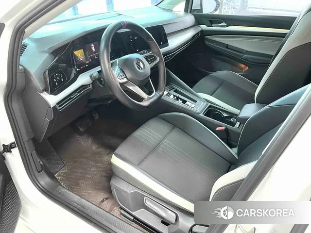 Volkswagen Golf 2023 Белый из Китая, фото 4