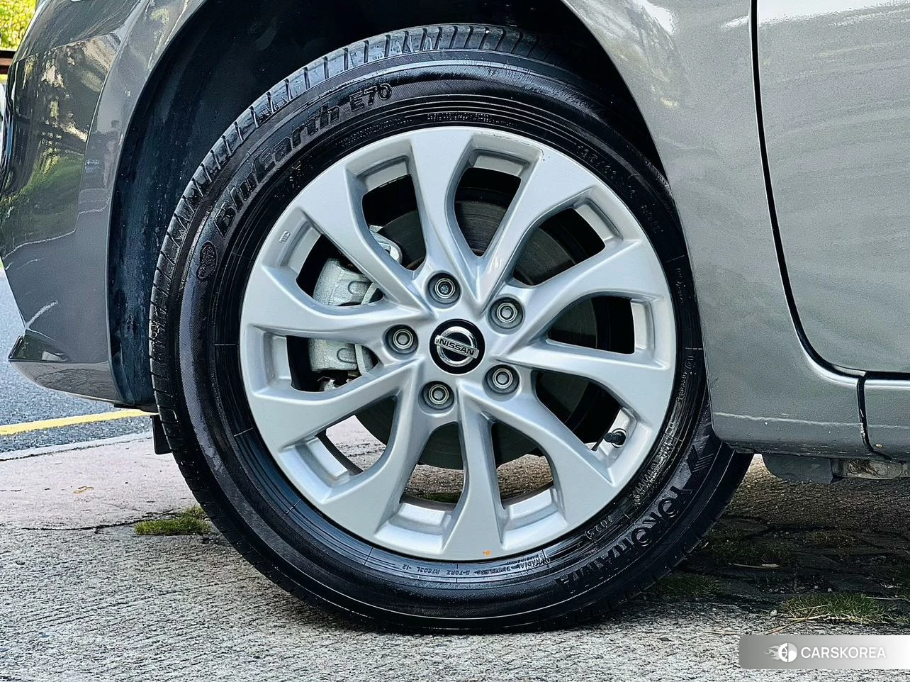 Nissan Xuan Yi 2024 Темно-серый из Китая, фото 4