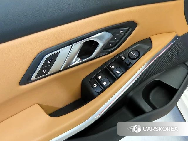 BMW 3 Series (G20) 2023 Белый из Кореи, фото 4