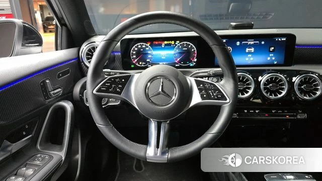Mercedes-Benz A-Class W177 2024 Черный из Кореи, фото 4
