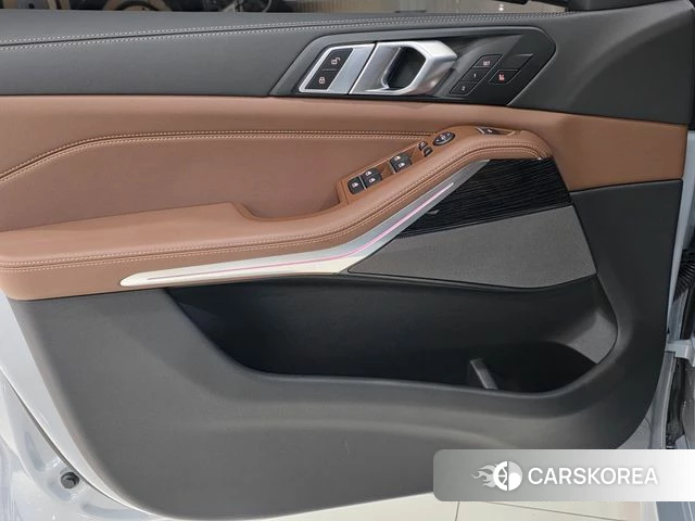 BMW X5 (G05) 2025 Серебристо-серый из Кореи, фото 4