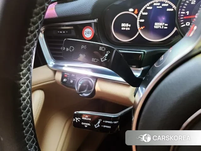 Porsche Panamera (971) 2018 Черный из Кореи, фото 4