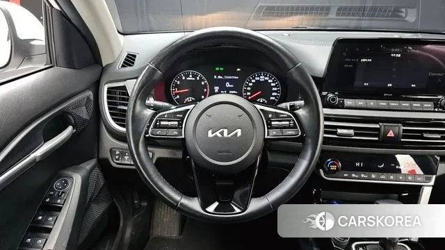 Kia Seltos 2022 Белый из Кореи, фото 4
