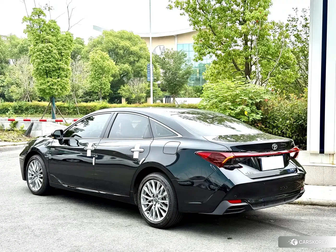 Toyota Avalon 2025 Черный из Китая, фото 4