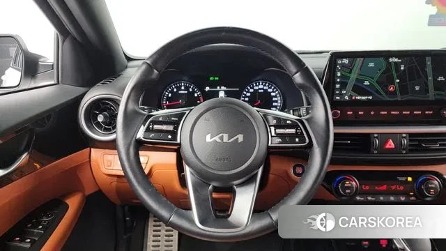 Kia The New K3 2nd generation 2023 Белый из Кореи, фото 4