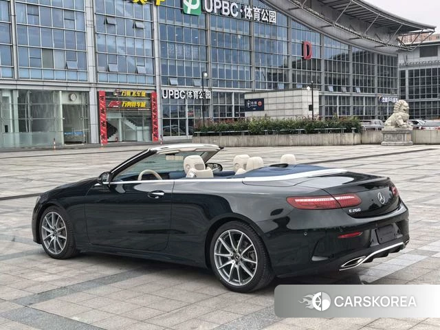 Mercedes-Benz E-class (imported) 2023 Зеленый из Китая, фото 4