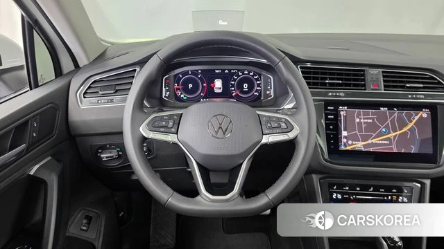 Volkswagen Tiguan second Generation 2021 Белый из Кореи, фото 4