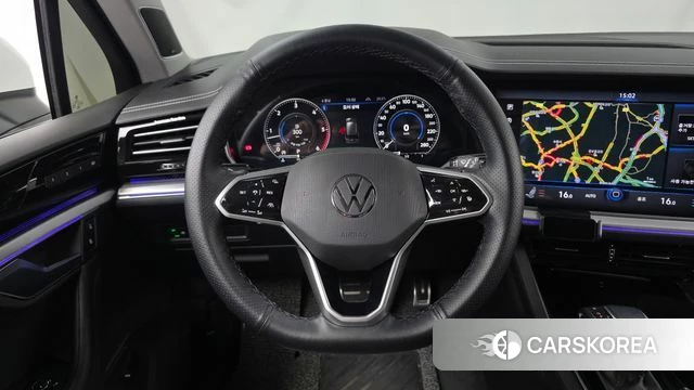 Volkswagen Touareg 3rd generation 2021 Белый из Кореи, фото 4