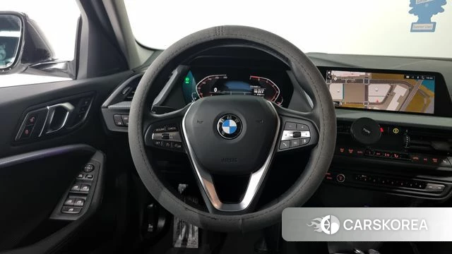 BMW 1 Series (F40) 2021 Белый из Кореи, фото 4