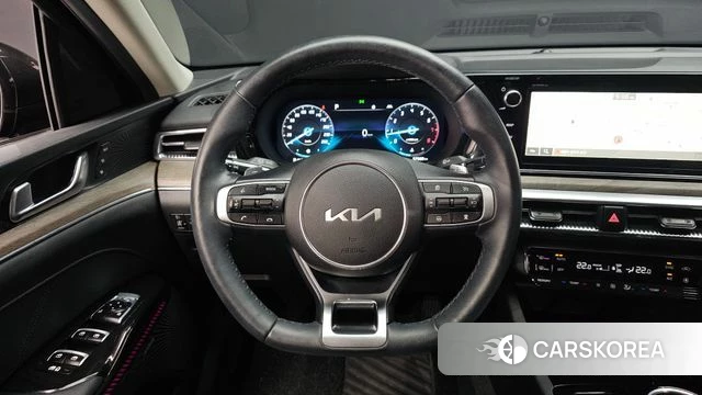 Kia K5 3rd generation 2023 Черный из Кореи, фото 4