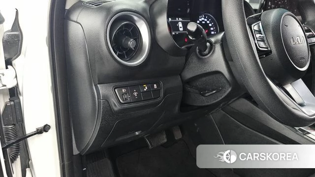 Kia The New K3 2nd generation 2023 Белый из Кореи, фото 4