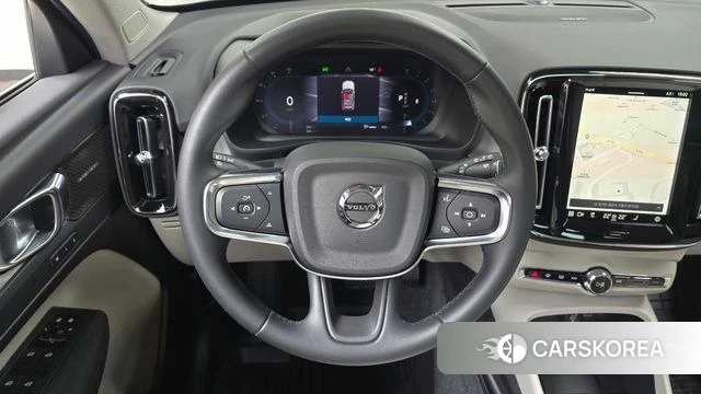 Volvo XC40 2024 Серебристо-серый из Кореи, фото 4