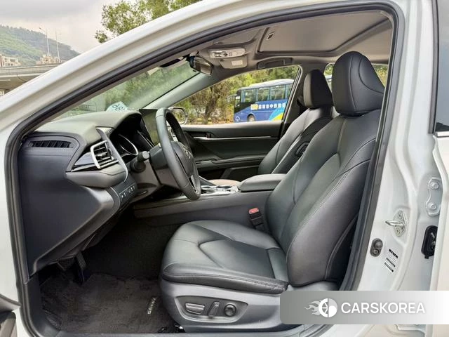 Toyota Camry 2022 Белый из Китая, фото 4