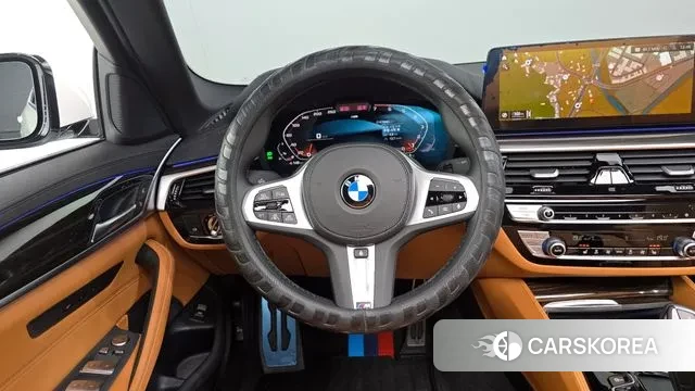 BMW 5 Series (G30) 2021 Белый из Кореи, фото 4