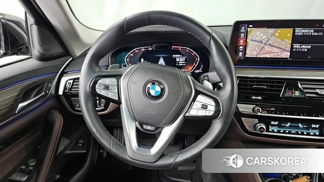 BMW 5 Series (G30) 2021 Черный из Кореи, фото 4