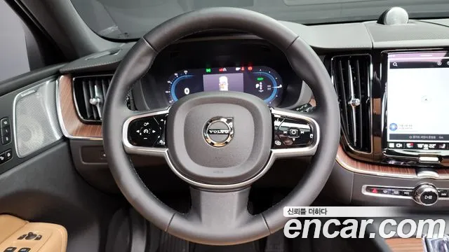 Volvo XC60 second Generation 2024 Белый из Кореи, фото 4