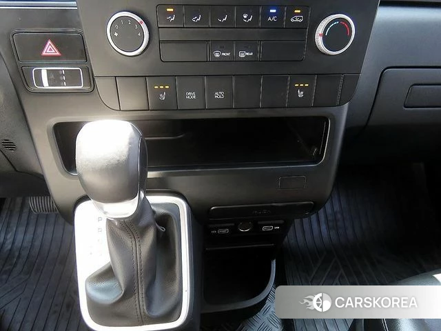Hyundai Staria 2022 Серебряный из Кореи, фото 4