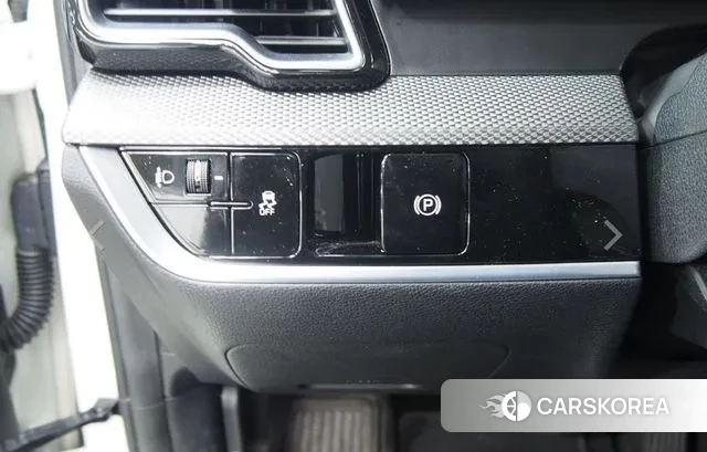 Kia Sportage 5th Generation 2023 Белый из Кореи, фото 4