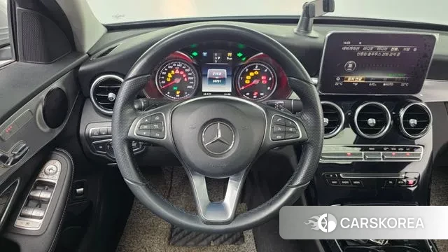 Mercedes-Benz C-Class W205 2018 Серебряный из Кореи, фото 4