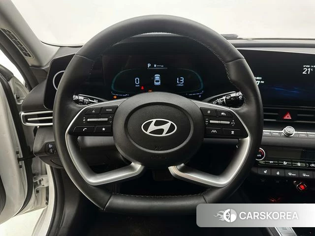 Hyundai Elantra 2023 Белый из Китая, фото 4