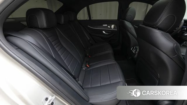 Mercedes-Benz E-Class W213 2022 Серебристо-серый из Кореи, фото 4